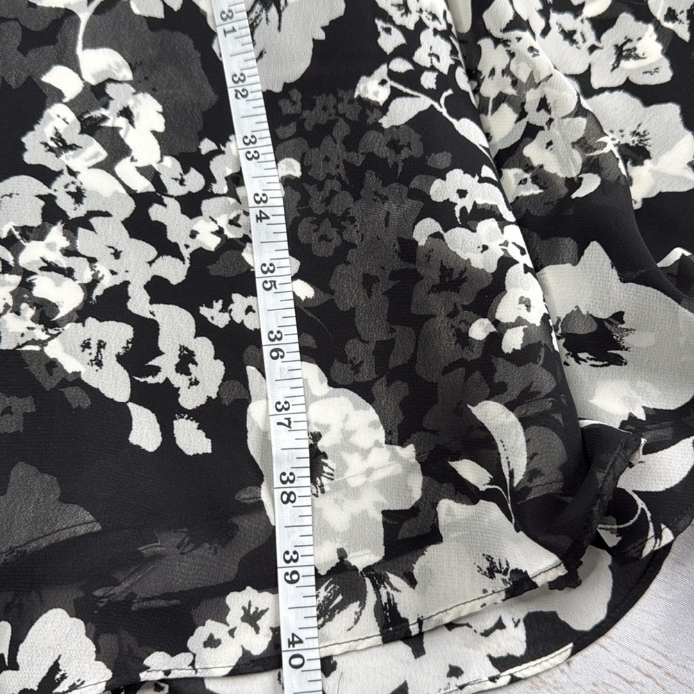 White House Black Market Flowy Floral Black and White Dress Size 2 - Picture 11 of 13
